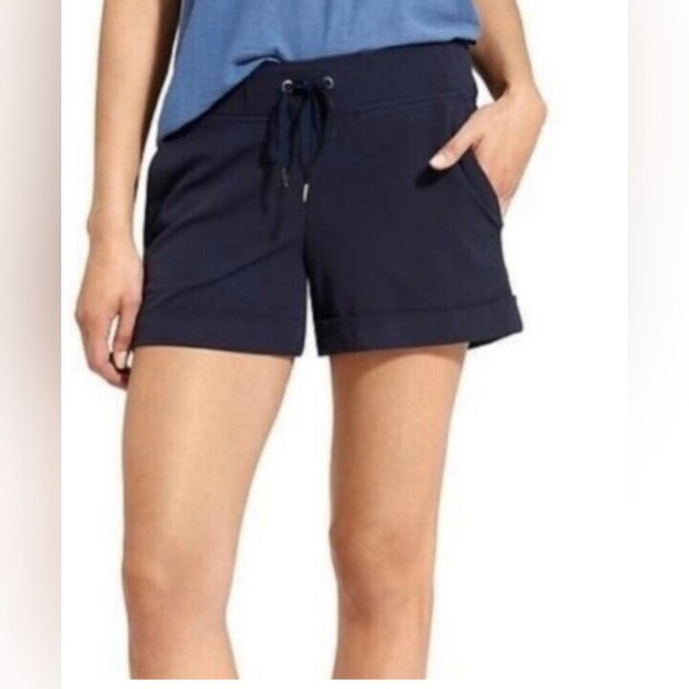 ATHLETA Midtown Cuffed Stretch Shorts 8 Black Athletic Gym yoga hiking exercise